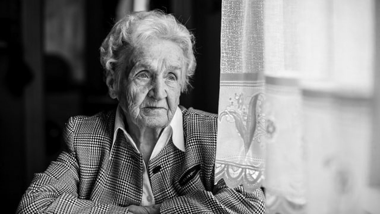 Bà lão 94 tuổi ở Lecco đã gọi điện cho cảnh sát
