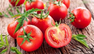 Bạn có biết chưa, cà chua có thể chữa trị bệnh hôi nách hiệu quả lắm đấy