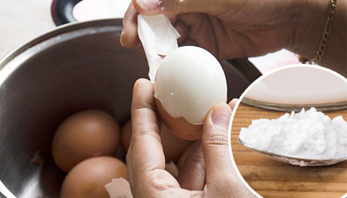 Bóc vỏ trăm trứng trong tích tắc với mẹo luộc trứng