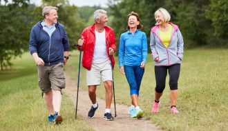 Vận động đúng cách giúp người già khỏe mạnh và kéo dài tuổi thọ hơn