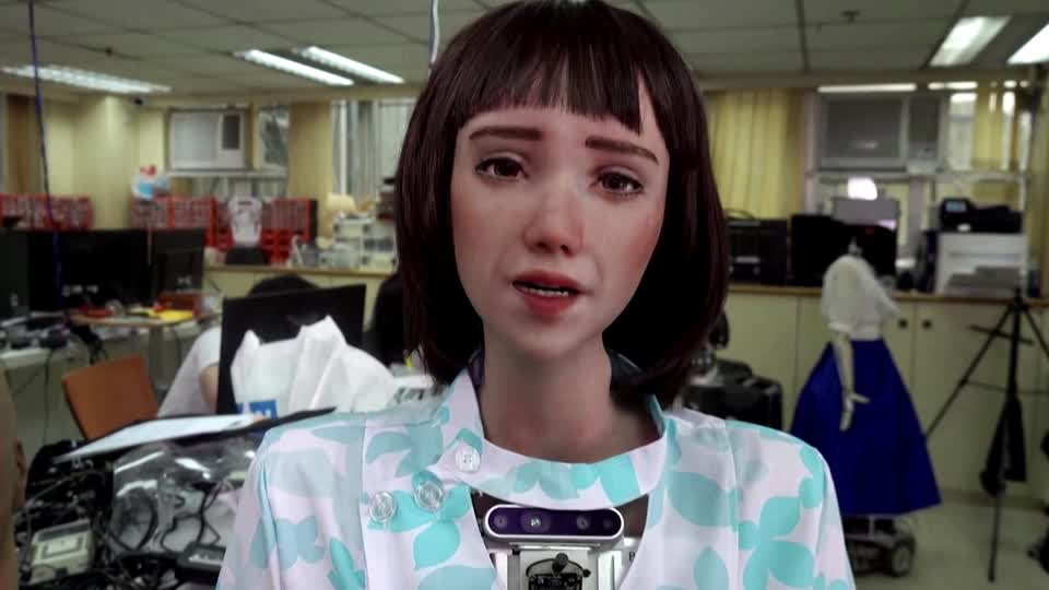 Robot Sophia có thêm "em gái" là robot y tá