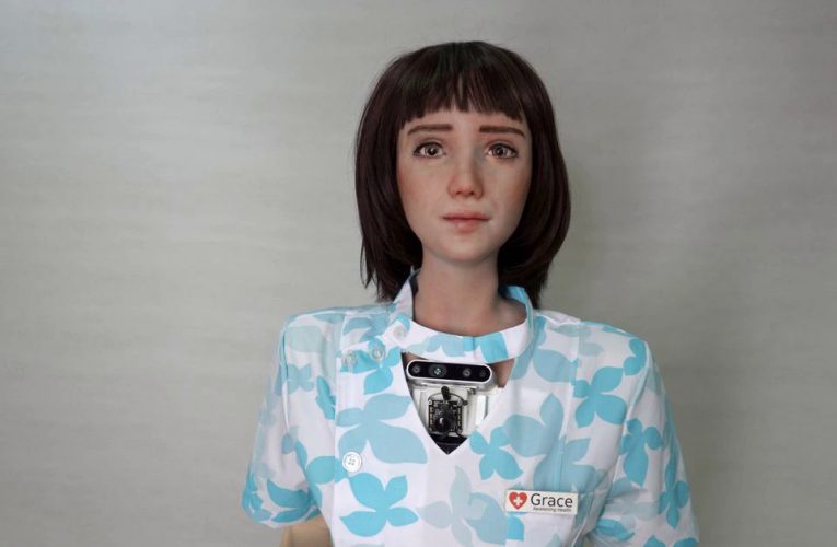 Sophia có thêm “em gái” là robot Grace – nữ y tá chăm sóc sức khỏe