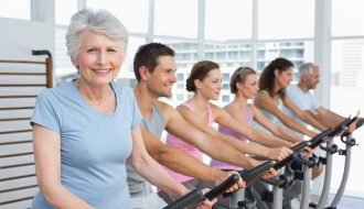 Top các bài tập thể dục giúp người cao tuổi luôn vui khỏe, phấn chấn tinh thần